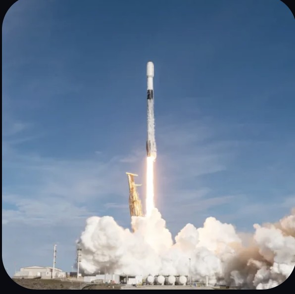 A Falcon 9 lifting off